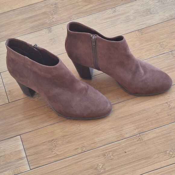Old Navy Vegan Suede Block Heel Booties size 8 Zip Ankle Boots Brown - Picture 1 of 16